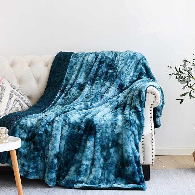 NEWCOSPLAY Super Soft Faux Fur Throw Blanket for Couch Dark Blue Sherpa Fuzzy Plush Warm Blanket for Sofa Bed (Dark Blue, Throw(40"x50"))