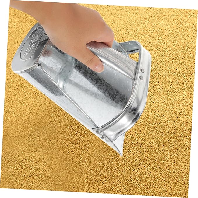 VOSAREA Large Feed Scoop Heavy Duty Farm Shovel for Livestock and Poultry Ergonomic Handle Portable and Easy to Clean for Grain Distribution
